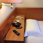 Palace 3*