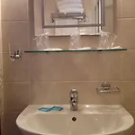 Palace 3*