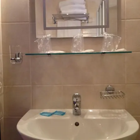 Palace 3*
