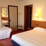 Palace 3*