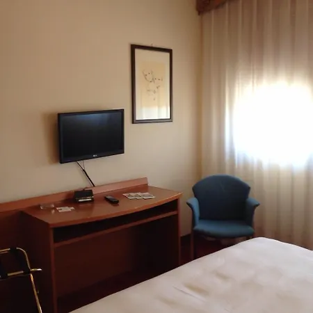 Palace 3*