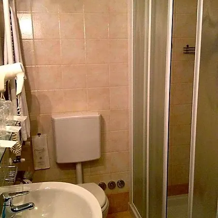 Palace 3*