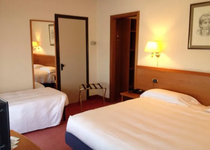Palace 3*